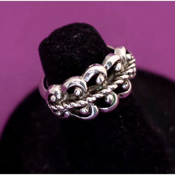 Vintage Silver Tone Mid-century Ring by Avon Size 4 - Q25 - Picture 2 of 3